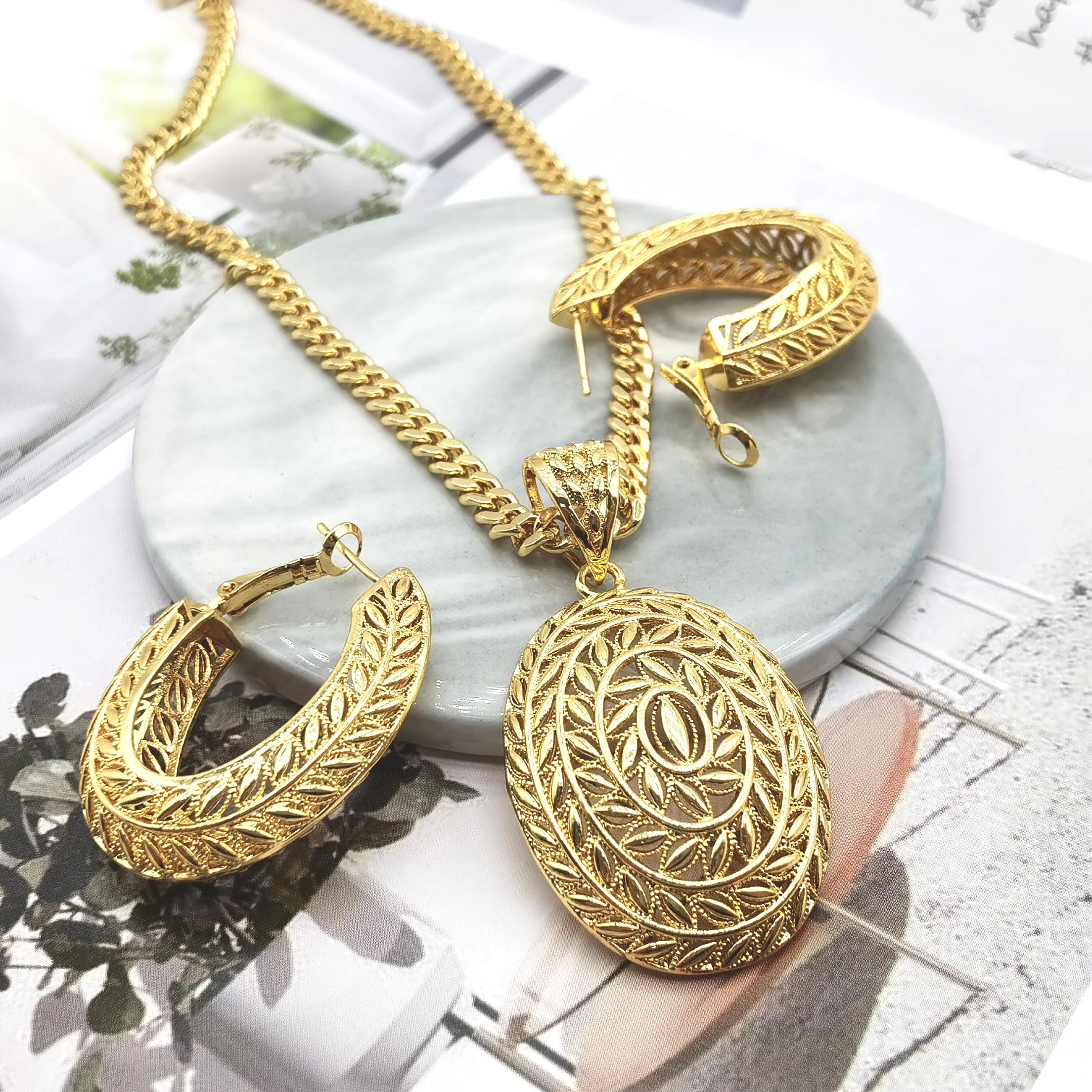 ST 603 luxury 18 karat gold plated Italian party set necklace earrings pendant